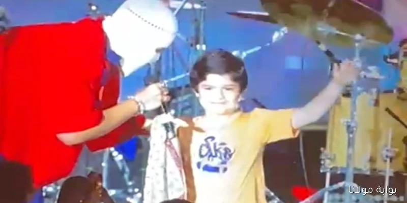 شاهد الشبيه الأول للمطرب المقنع تووليت في مهرجان العلمين بصورة مذهلة
