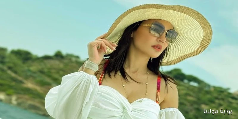 دينا فؤاد تنشر صوراً ساحرة من عطلتها الصيفية بالأبيض وتجذب أنظار جمهورها