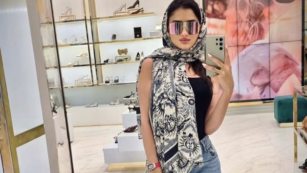 مي عمر تتألق بطرحة وتوب أسود في أحدث إطلالة لها