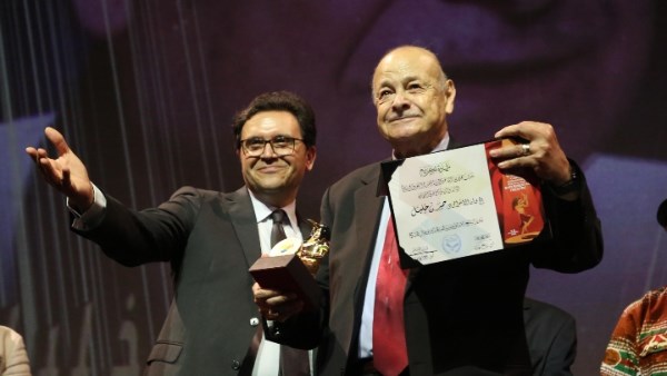 حسن خليل يتألق في مهرجان القاهرة للمسرح التجريبي بعد تكريمه.. اكتشف تفاصيل أحدث ظهور له!